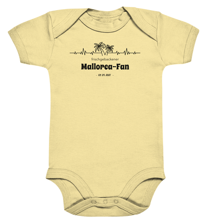 Mallorca Baby Bodysuite "Frischgebacken" • Personalisierbar!